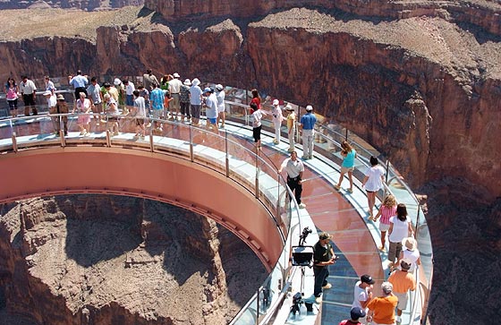 Grand Canyon Tourist Attractions: Grand Canyon Skywalk Bridge