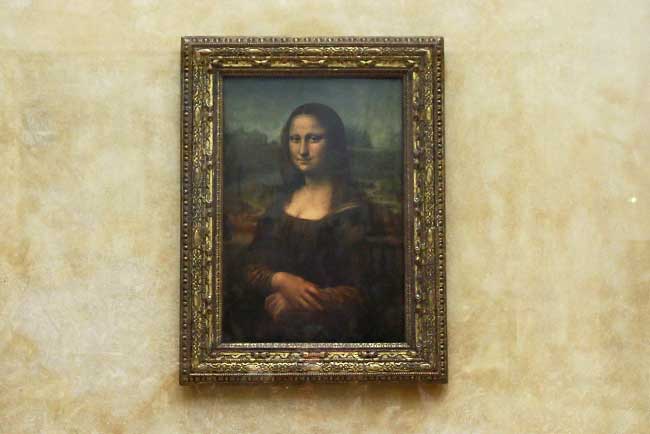 Seeing Mona Lisa - a Tourist Trap