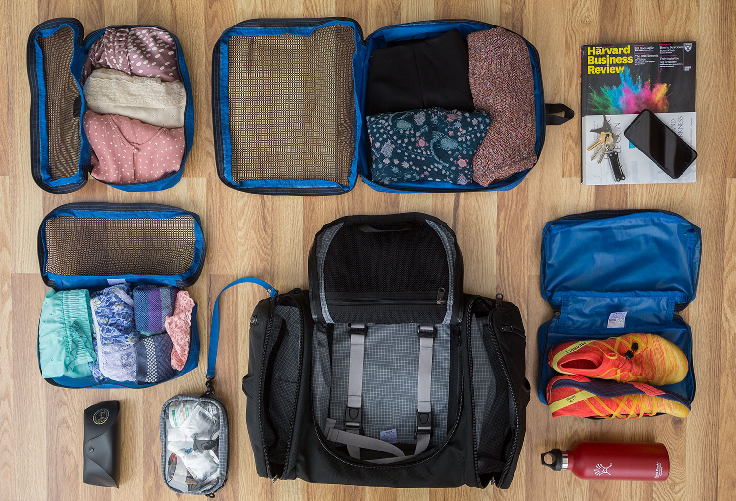 packing things and organize in a travel bag